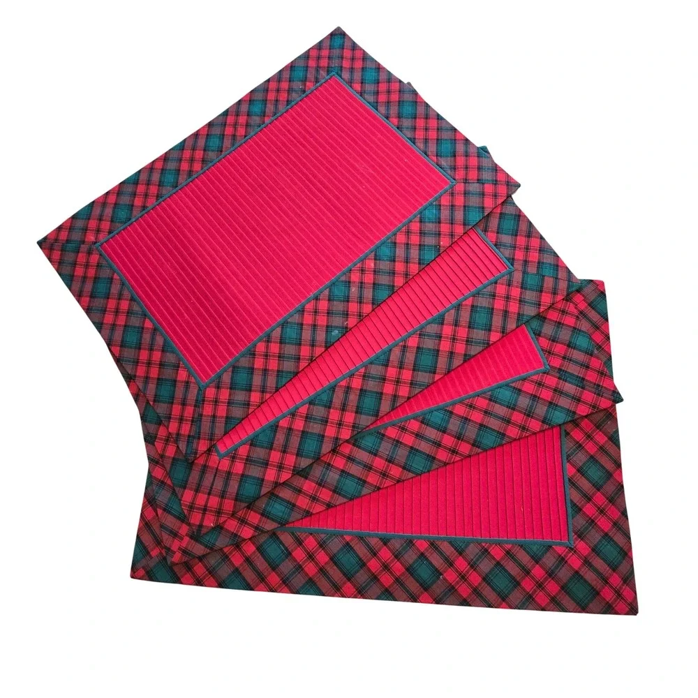 Vintage Holiday Placemats Set of 4 Red Green Plaid Tartan Christmas Traditional